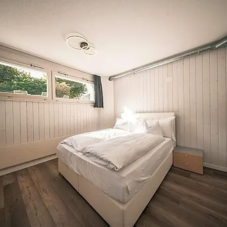 Hotel Hop & 4*