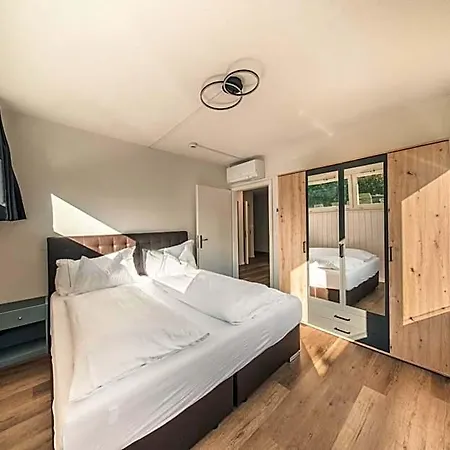 Otel Hop & 2*