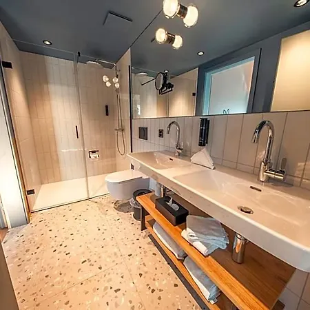 Hop & 4* Interlaken